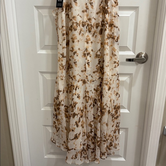 ✨NWT~Express Ruffle Maxi✨ - Picture 10 of 10